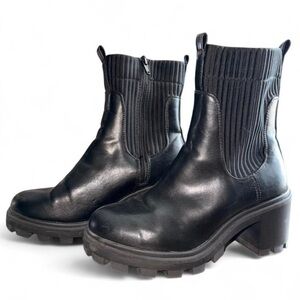 Black Leather Boots with Chunky Heel and Elastic Side Panels